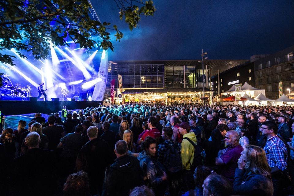 Klaar om Genk On Stage online te beleven?